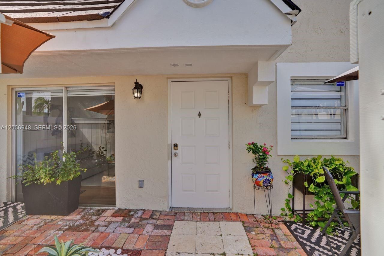 4555 SW 68th Ct Cir , Unit 111, Miami, FL 33155 Photo