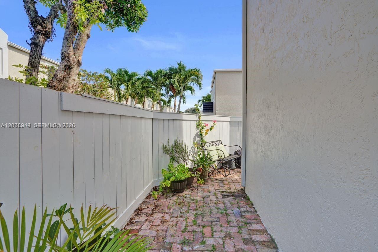 4555 SW 68th Ct Cir , Unit 111, Miami, FL 33155 Photo