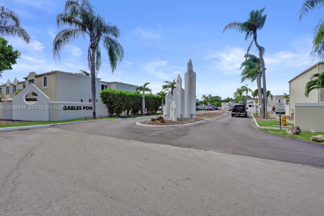 4555 SW 68th Ct Cir , Unit 111, Miami, FL 33155 Photo