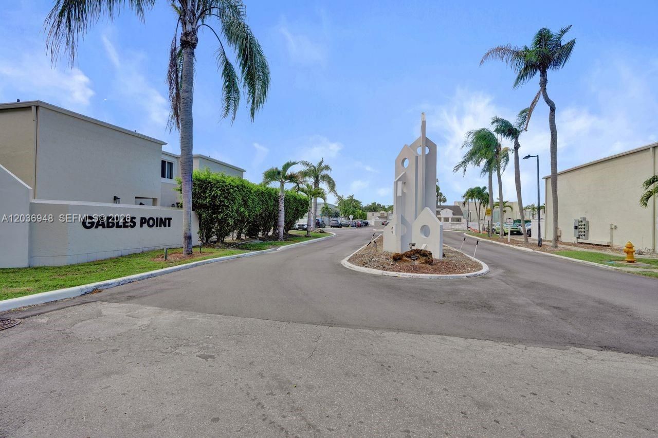 4555 SW 68th Ct Cir , Unit 111, Miami, FL 33155 Photo