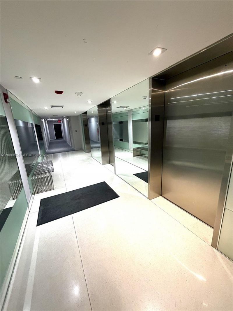 20335 W Country Club Dr, Unit 1105, Aventura, FL 33180 Photo