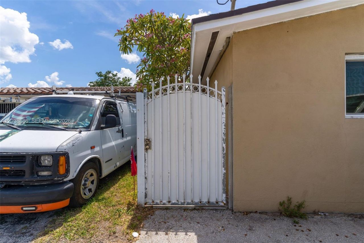 3510 SW 87th Ave, Miami, FL 33165 Photo