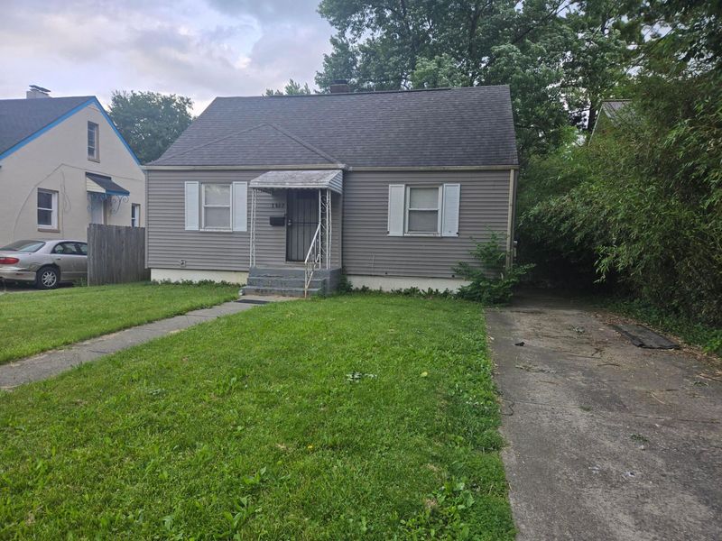 3052 Medina Avenue, Columbus, OH 43224 Photo 2