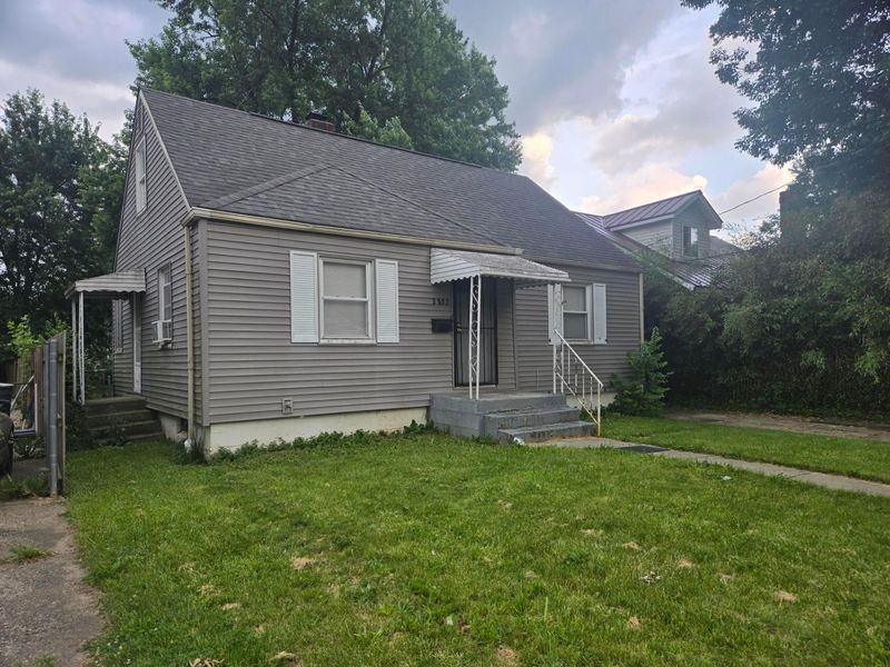 3052 Medina Avenue, Columbus, OH 43224 Photo 3