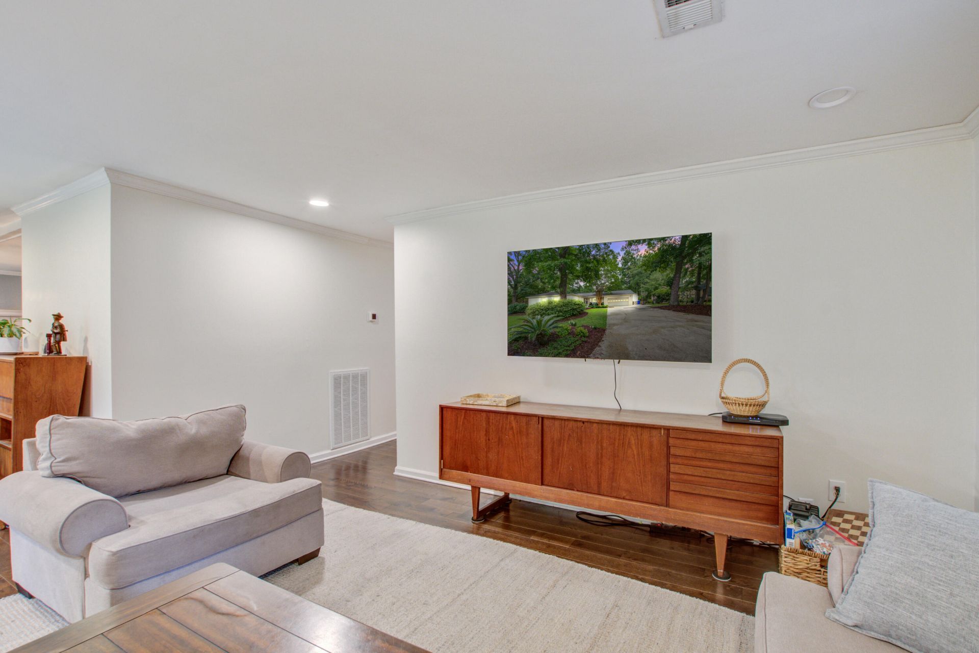 1053 Planters Curve Photo 19
