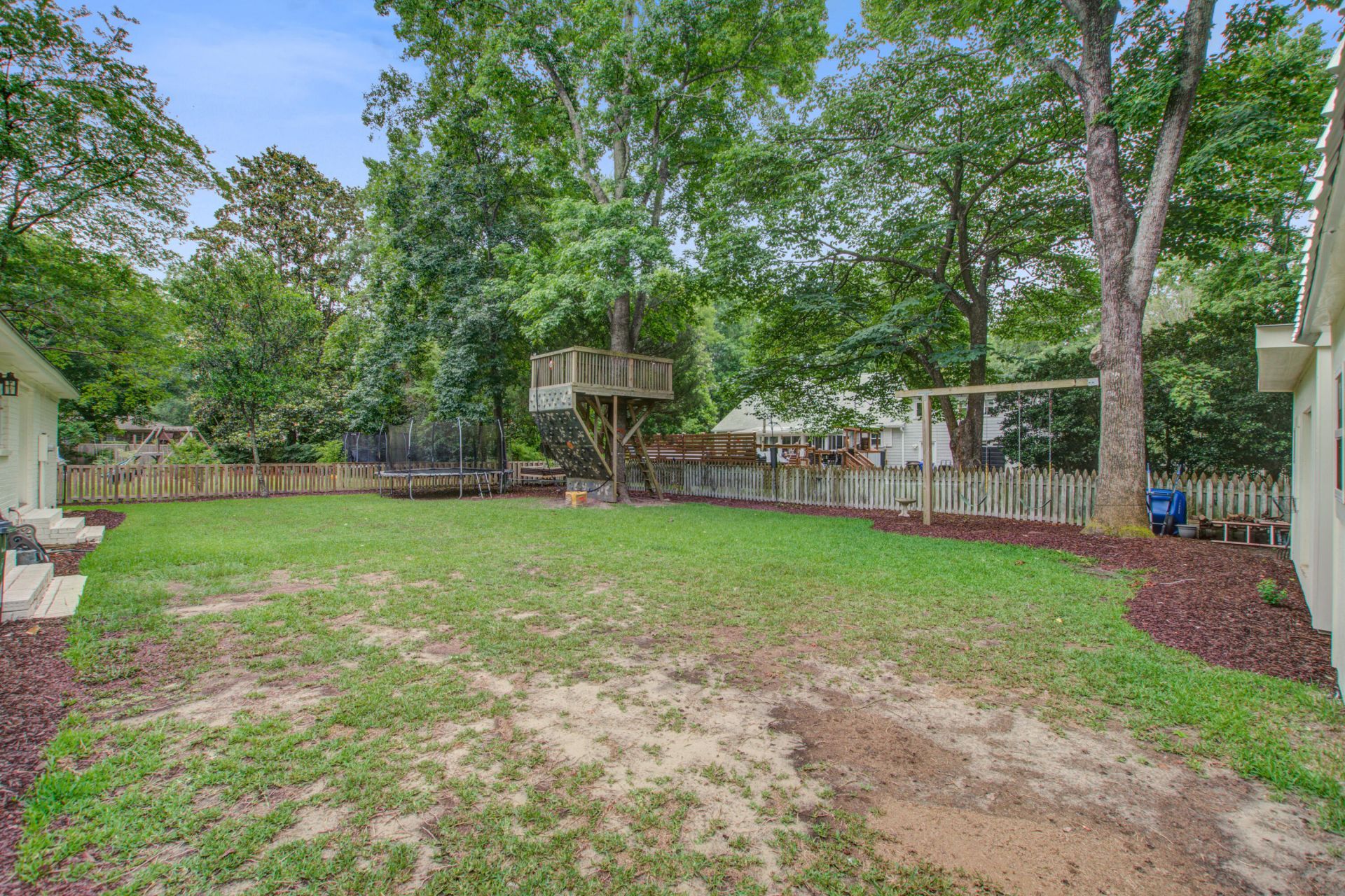 1053 Planters Curve Photo 37