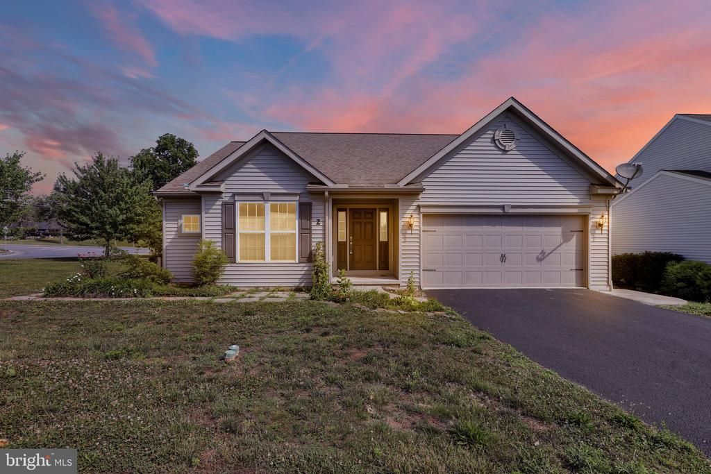 2 ROLLINGVIEW LANE, DENVER, PA 17517