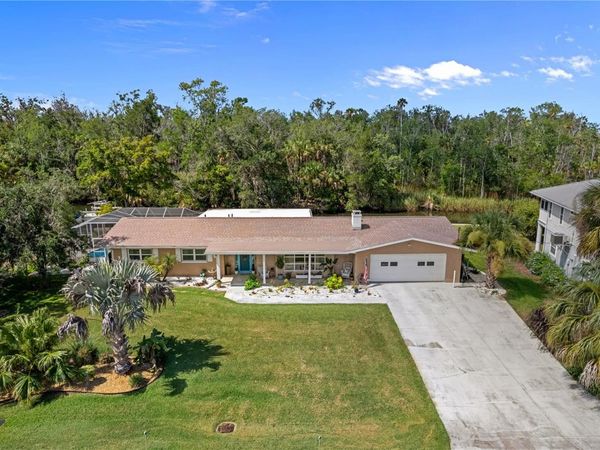 2160 N WATERSEDGE DRIVE, CRYSTAL RIVER, FL 34429