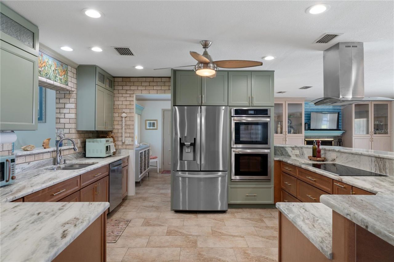 2160 N Watersedge Drive, Crystal River, FL 34429 Photo