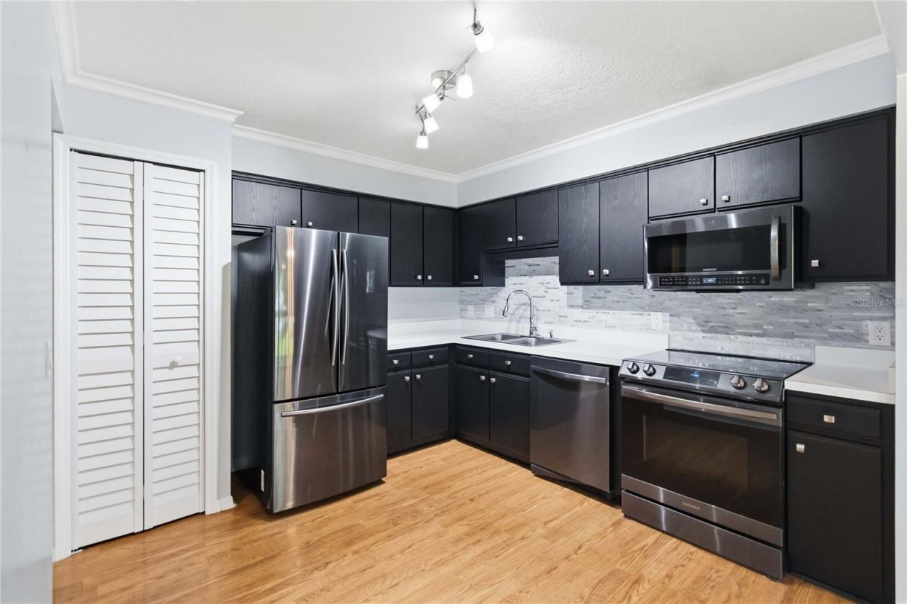 5278 Whitstable Way , Unit 5, Orlando, FL 32812 Photo