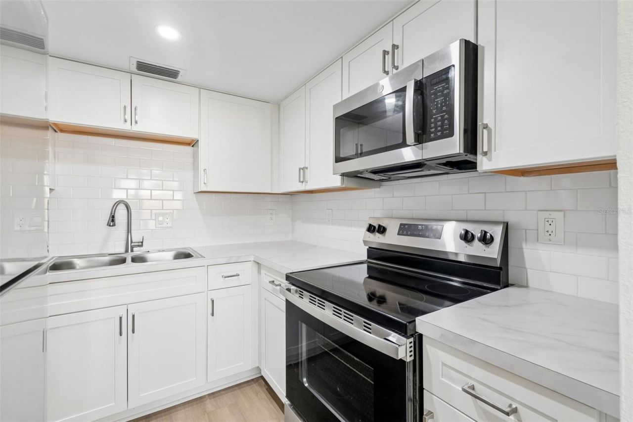 8101 11th Street N, Unit 125, Saint Petersburg, FL 33702 Photo