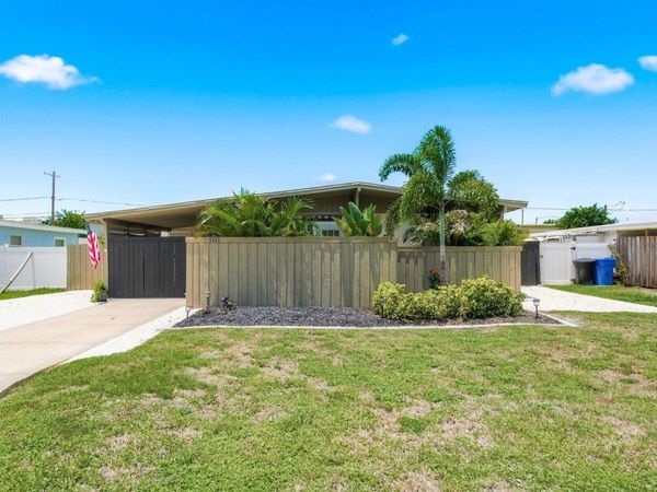 1111 61ST AVENUE N, ST PETERSBURG, FL 33703