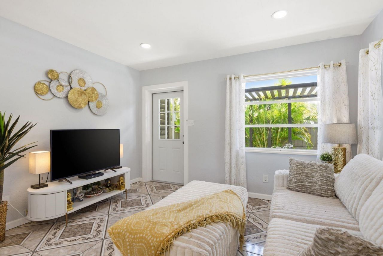 1111 61st Avenue N, Saint Petersburg, FL 33703 Photo