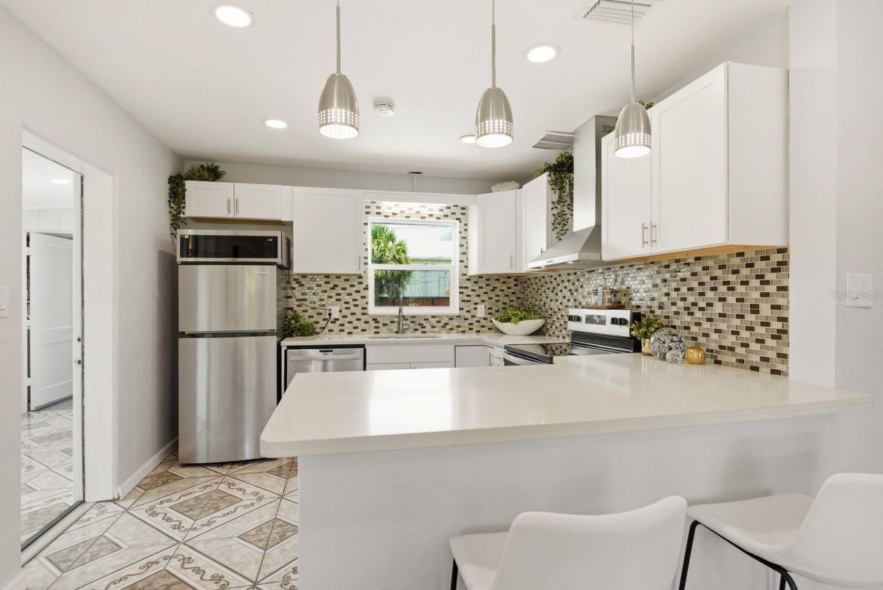 1111 61st Avenue N, Saint Petersburg, FL 33703 Photo