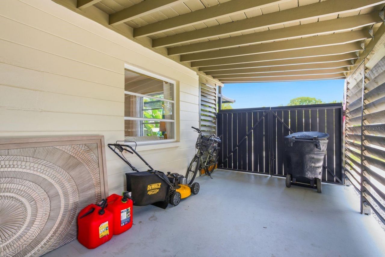 1111 61st Avenue N, Saint Petersburg, FL 33703 Photo