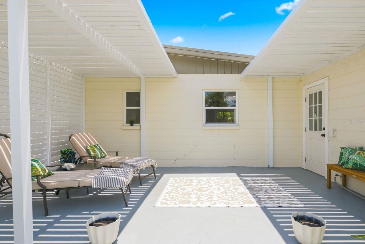 1111 61st Avenue N, Saint Petersburg, FL 33703 Photo