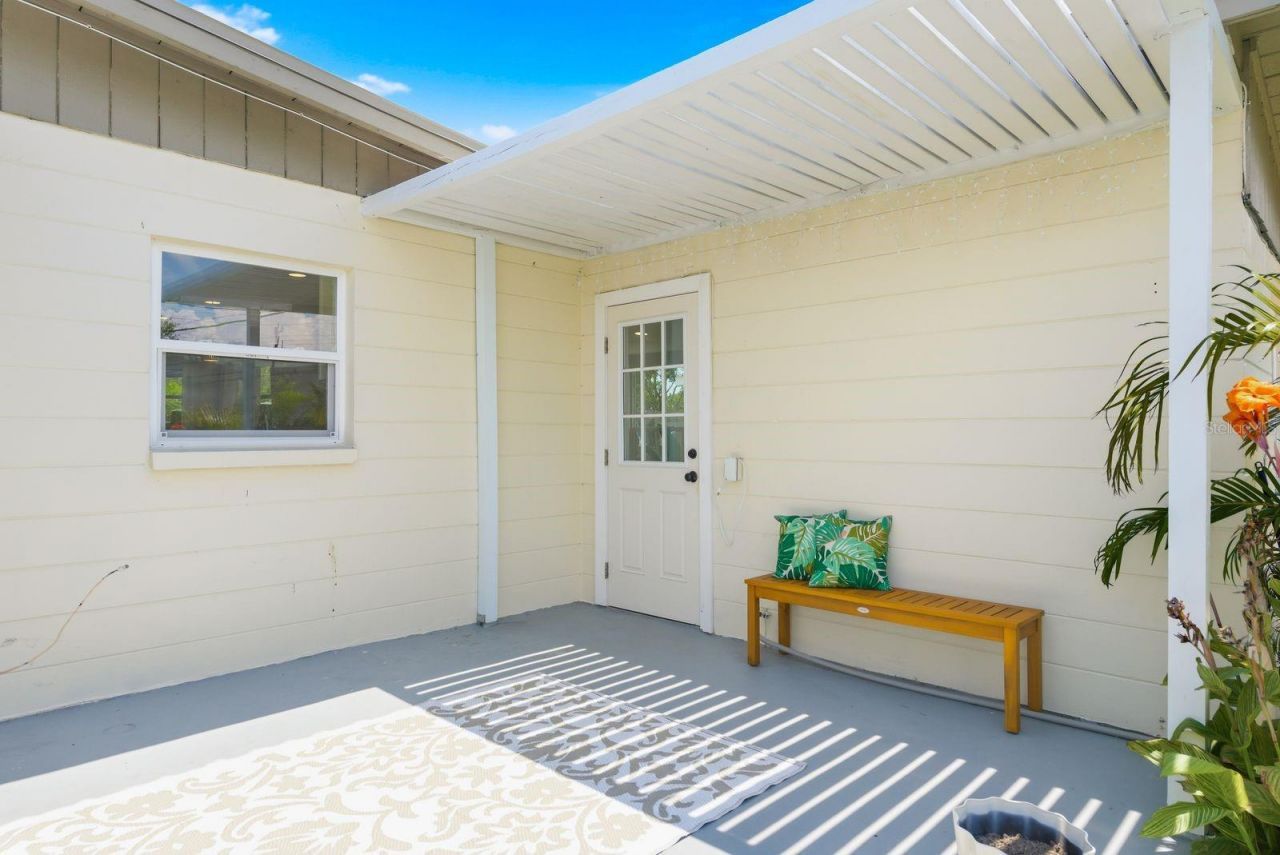 1111 61st Avenue N, Saint Petersburg, FL 33703 Photo