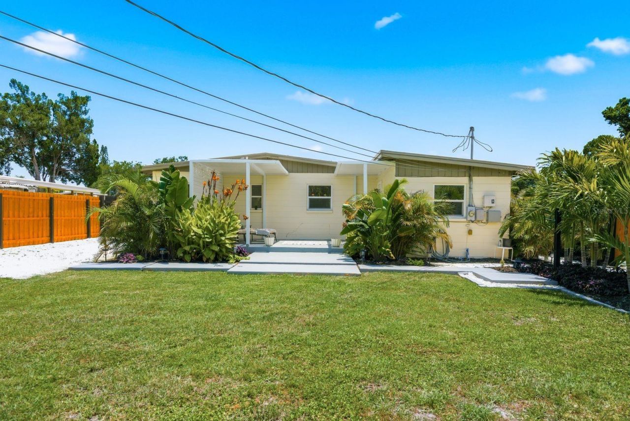1111 61st Avenue N, Saint Petersburg, FL 33703 Photo