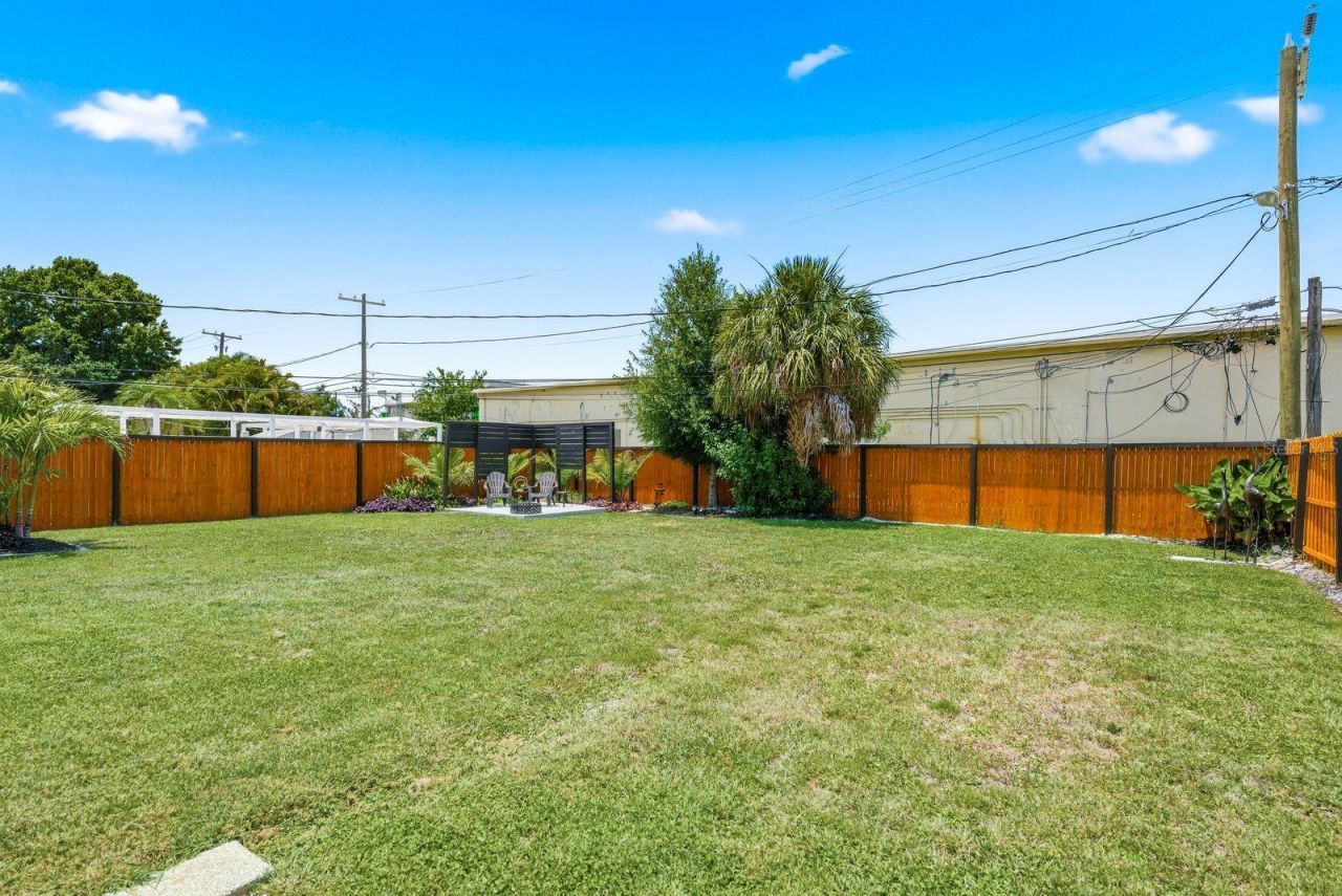 1111 61st Avenue N, Saint Petersburg, FL 33703 Photo