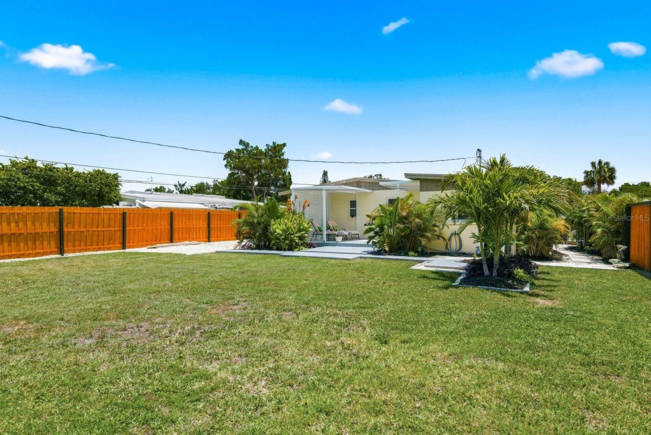 1111 61st Avenue N, Saint Petersburg, FL 33703 Photo