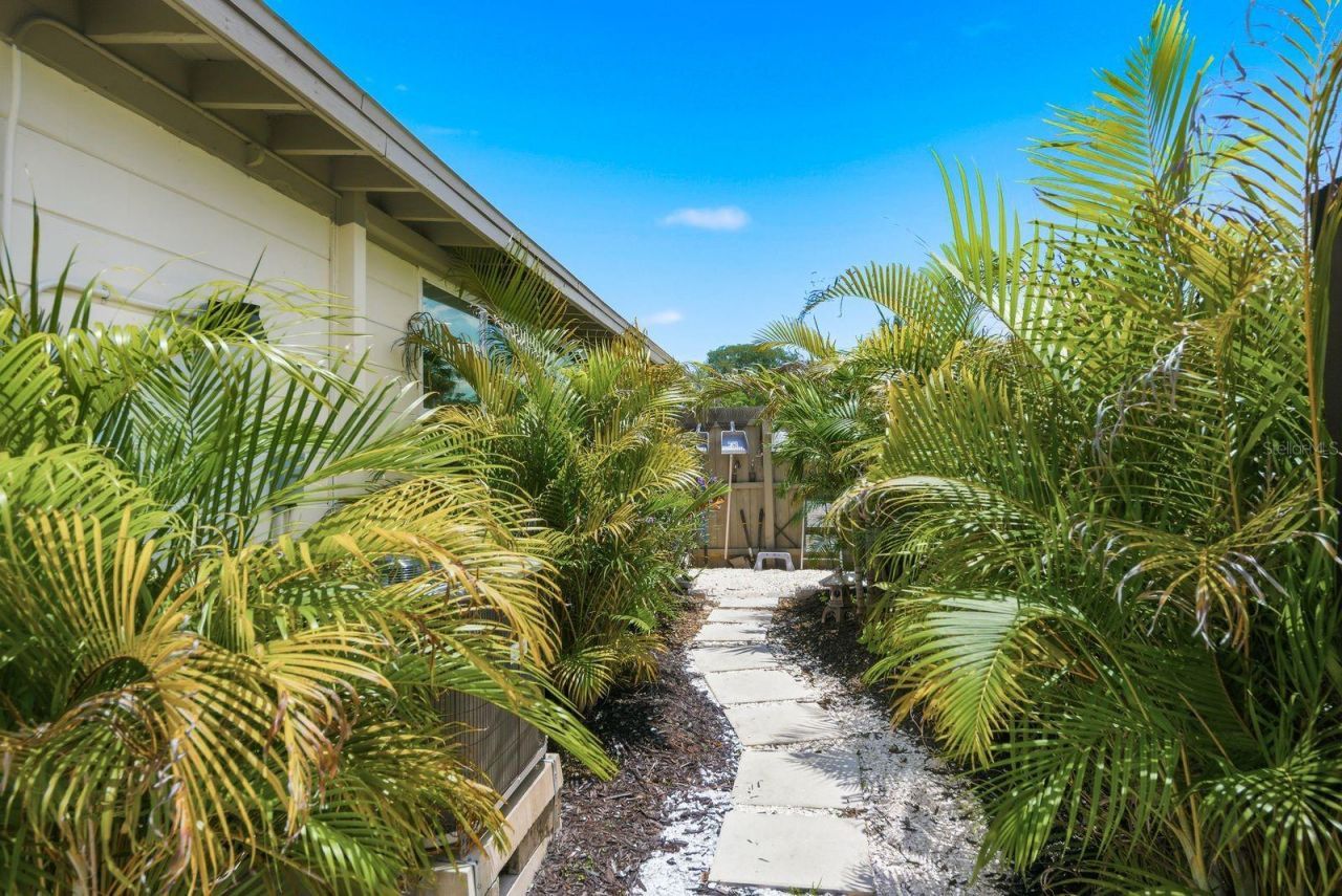 1111 61st Avenue N, Saint Petersburg, FL 33703 Photo