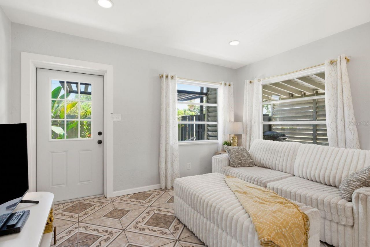 1111 61st Avenue N, Saint Petersburg, FL 33703 Photo