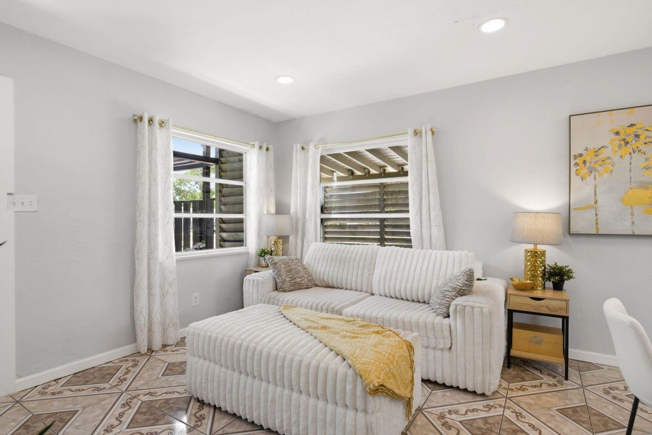 1111 61st Avenue N, Saint Petersburg, FL 33703 Photo