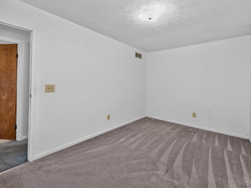 621 Glensprings Drive, Springdale, OH 45246 Photo 35