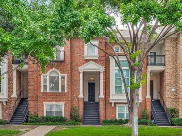 2205 Canton Street, Unit 105, Dallas, TX 75201