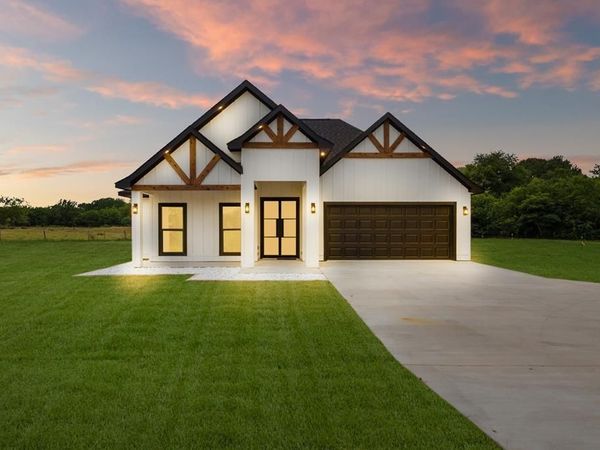 183 Private Road 8642 , Canton, TX 75103
