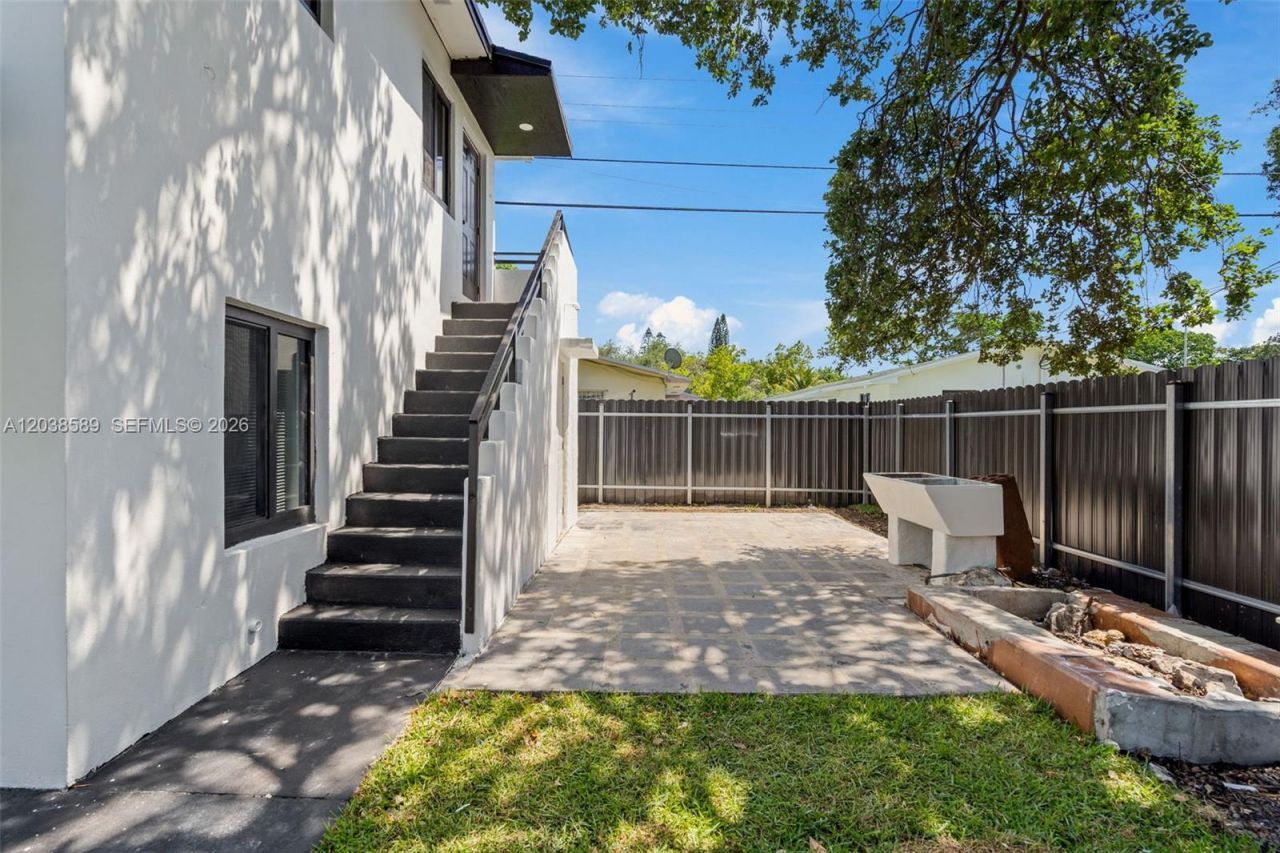 1824 NW 47th St, Unit A, Miami, FL 33142 Photo