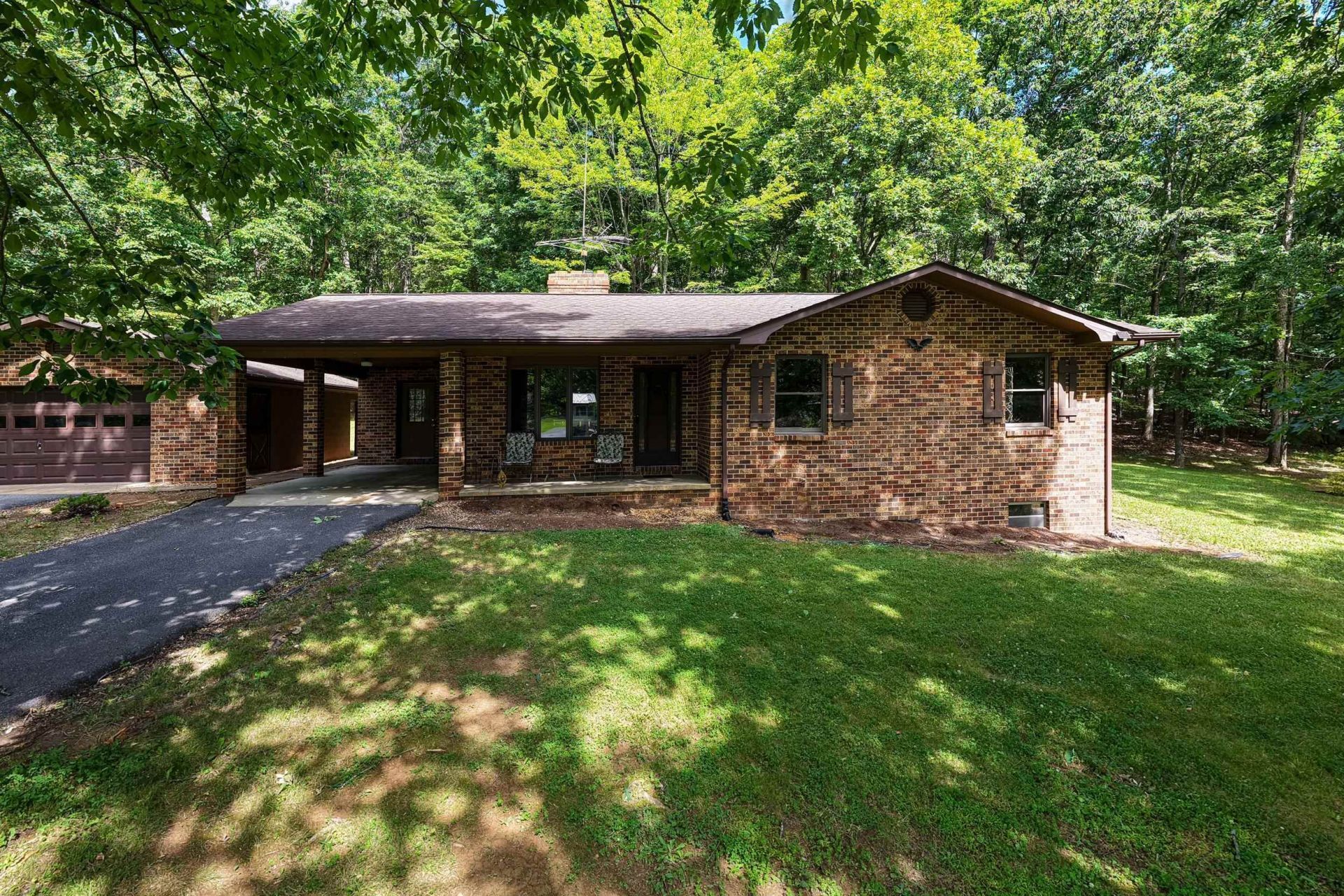 2416 Newport Rd, Shenandoah, VA 22849 Main Photo