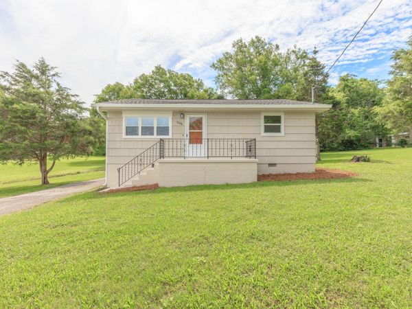 1204 Wooden Avenue, Rossville, GA 30741