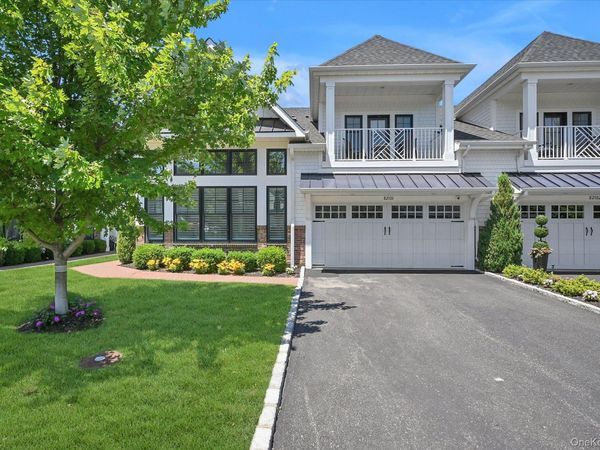 82101 Spruce Pond Circle , Plainview, NY 11803