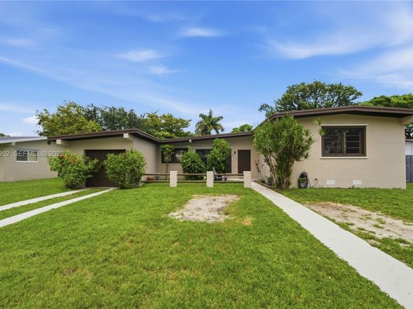 20525 Jacaranda Rd, Cutler Bay, FL 33189