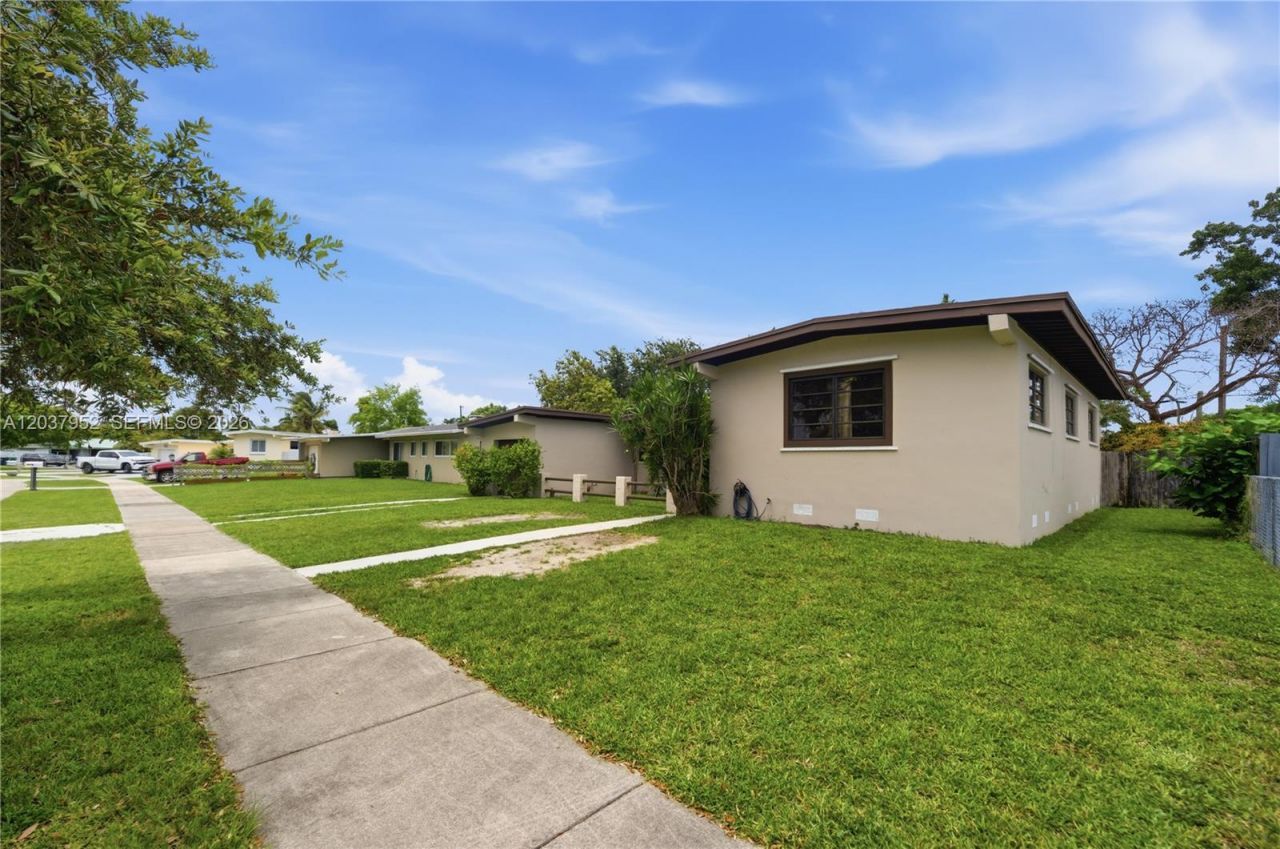 20525 Jacaranda Rd , Cutler Bay, FL 33189 Photo