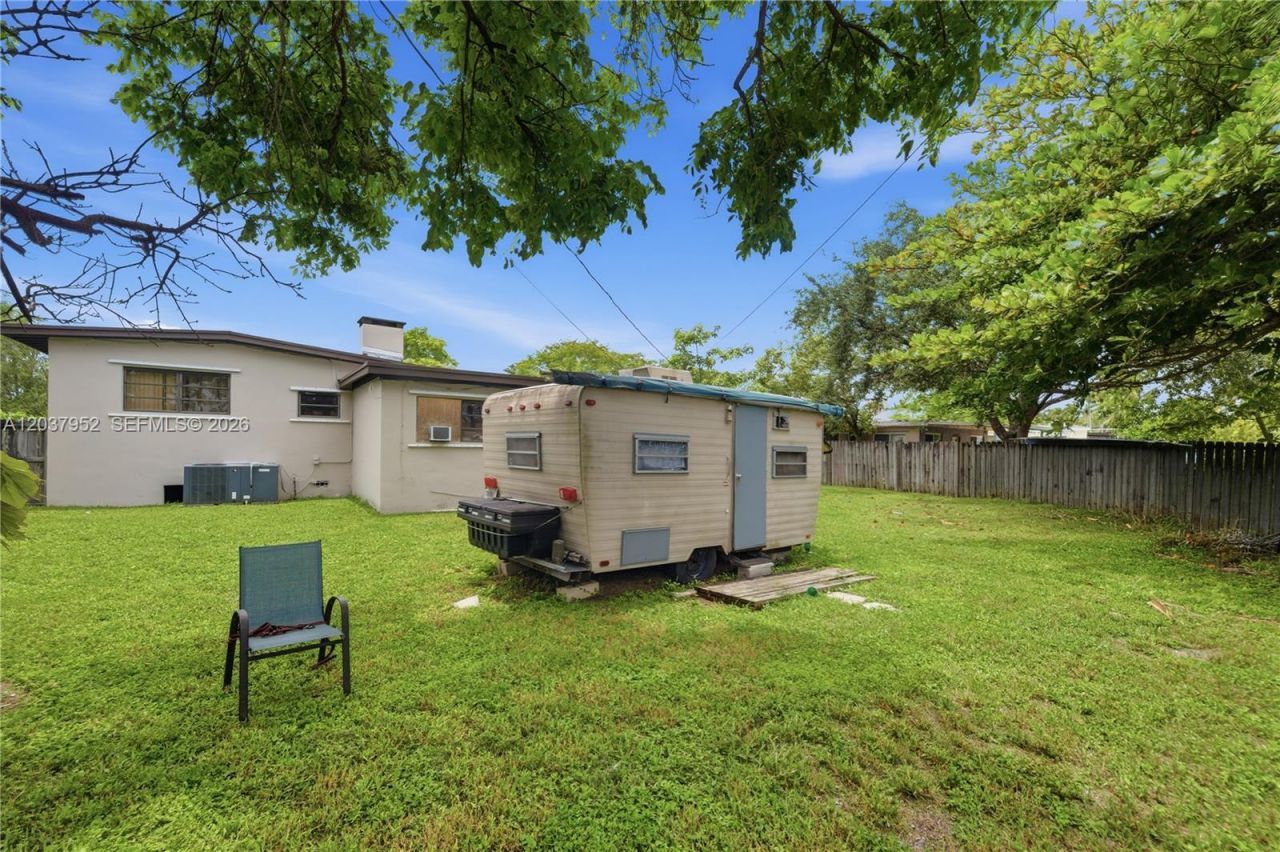 20525 Jacaranda Rd , Cutler Bay, FL 33189 Photo