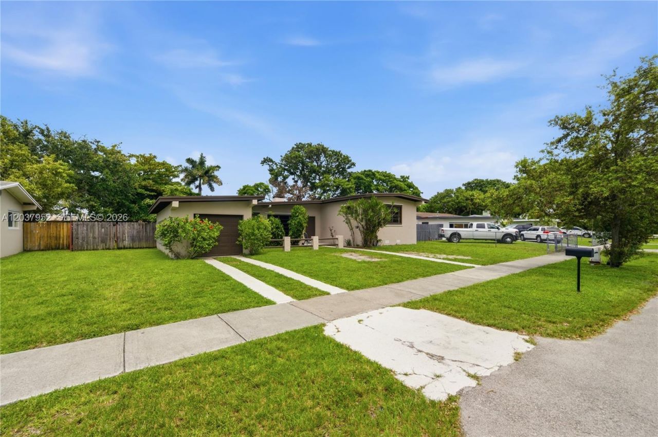 20525 Jacaranda Rd , Cutler Bay, FL 33189 Photo