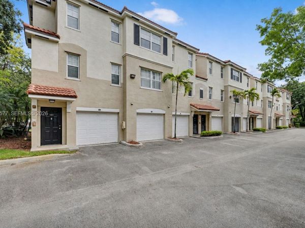 5880 W Sample Rd , Unit 203, Coral Springs, FL 33067