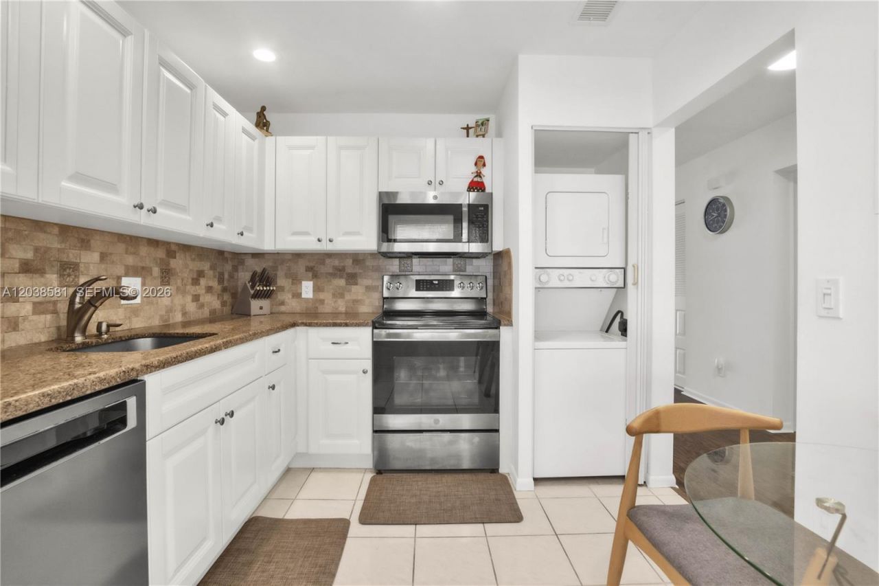 21650 Juego Cir , Unit 24H, Boca Raton, FL 33433 Photo