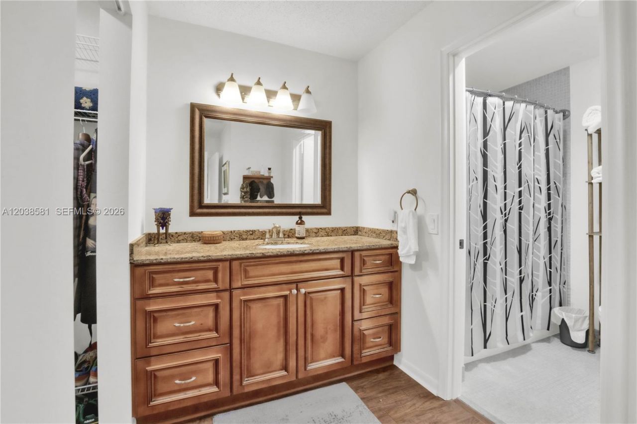 21650 Juego Cir , Unit 24H, Boca Raton, FL 33433 Photo