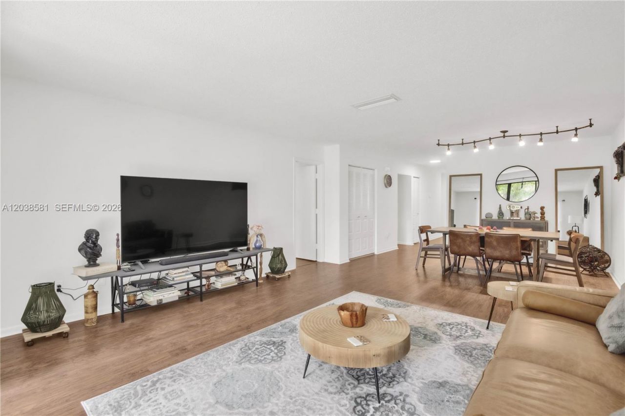 21650 Juego Cir , Unit 24H, Boca Raton, FL 33433 Photo