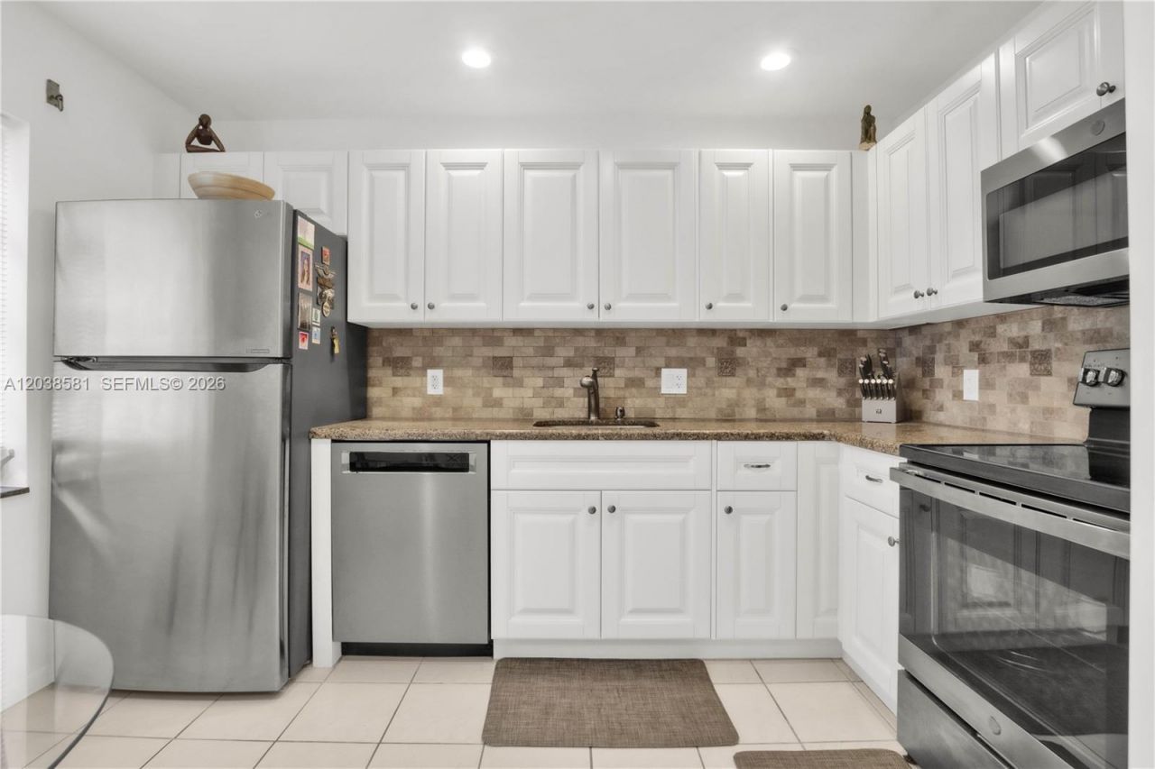 21650 Juego Cir , Unit 24H, Boca Raton, FL 33433 Photo