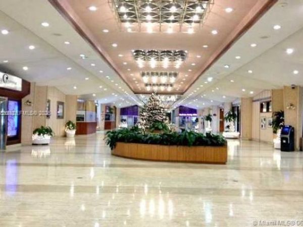 801 Brickell Bay Dr , Unit 765, Miami, FL 33131