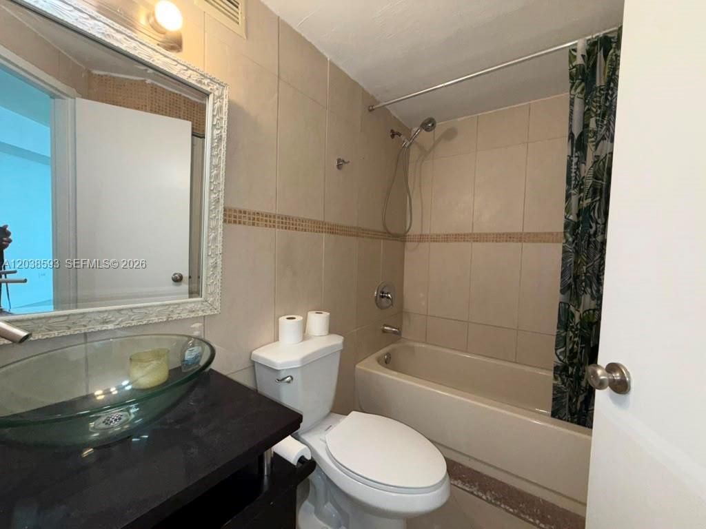 801 Brickell Bay Dr, Unit 765, Miami, FL 33131 Photo