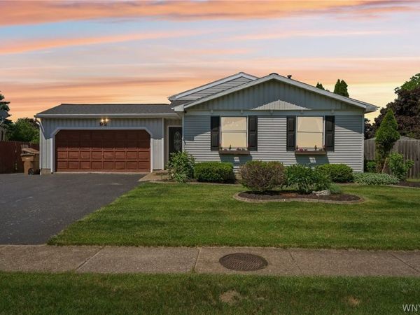 92 Woodgate Drive , Buffalo, NY 14227