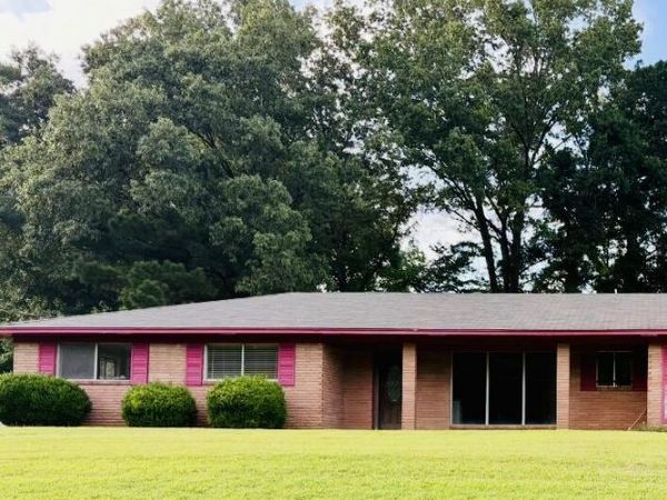 105 Strothers Drive, Vicksburg, MS 39180