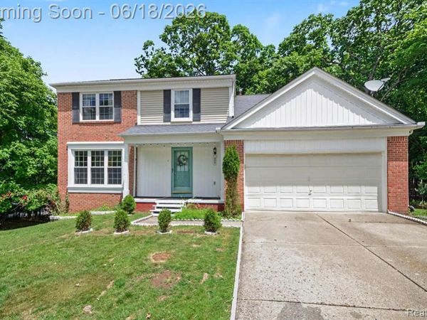 425 Thornridge Court, Rochester Hills, MI 48307