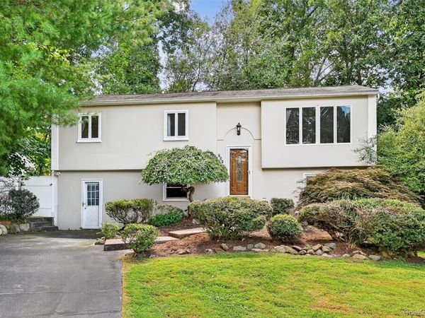 731 Manette Lane , Valley Cottage, NY 10989