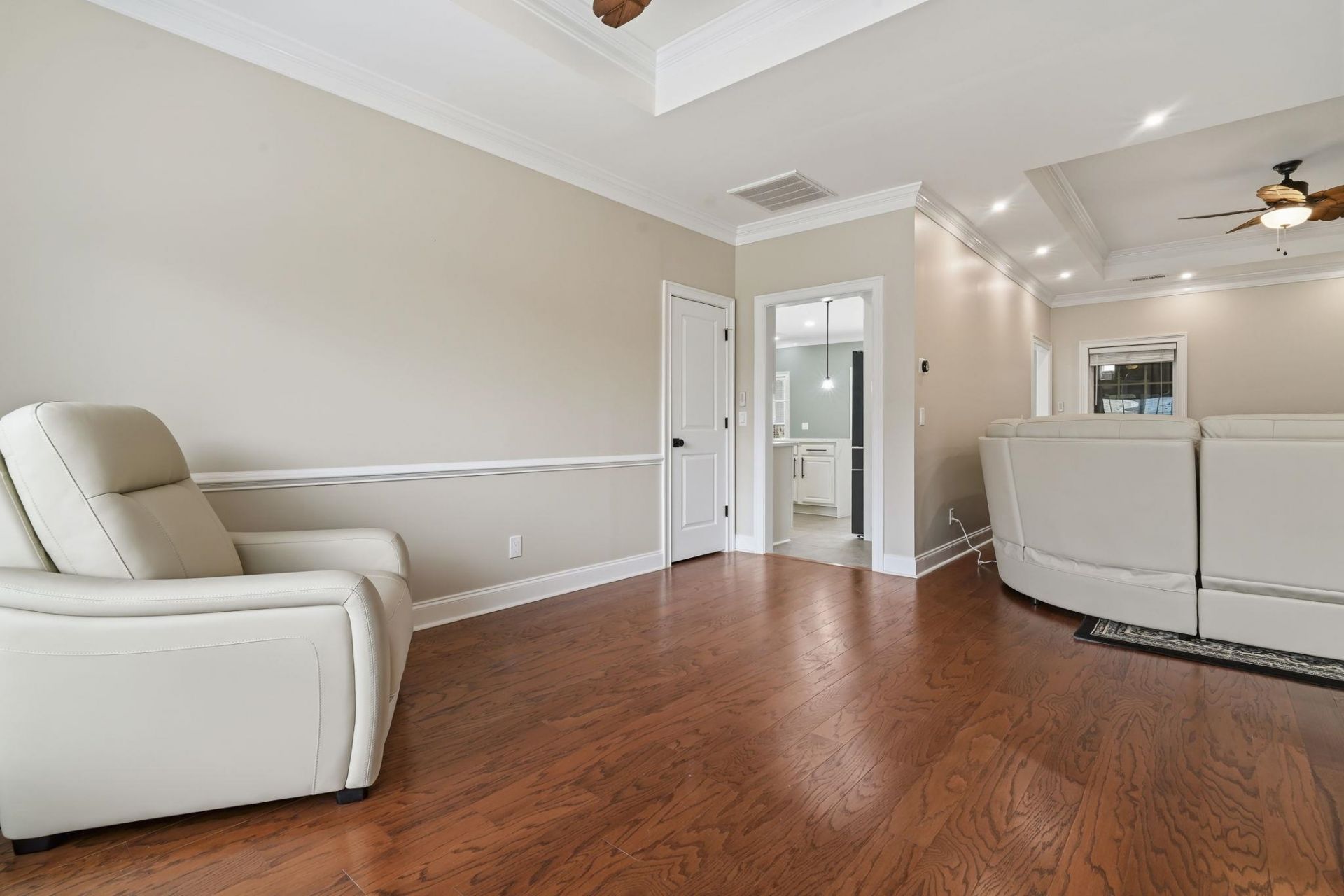 1101 Shire Way Photo 12